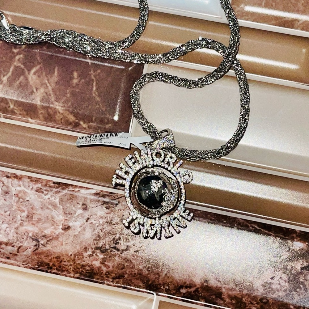 Globe Pendant | 925 Gold Vermeil | Spinning World Pendant | Globe World Charm - Picture 3 of 8